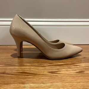 Kelly & Katie DSW Nude Heel 8.5